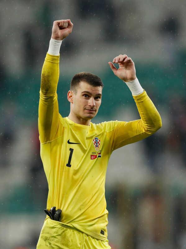 Günler değil saatler kaldı! Fenerbahçe, Livakovic'i bu kez getiriyor