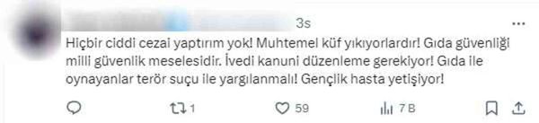 Oto yıkıma istasyonunda sucuk yıkadılar