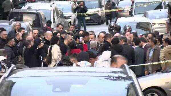 İstanbul Küçükçekmece'de AK Parti'nin seçim çalışmasına silahlı saldırı: 1 kişi yaralandı