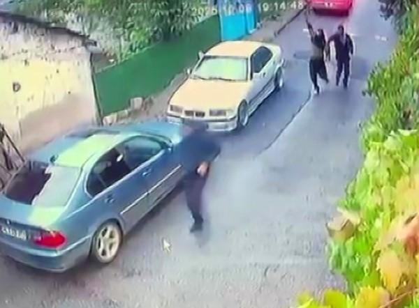 Ümraniye'de Rastgele Ateş Açan Şüpheliler, Bir Genci Kaçırdı