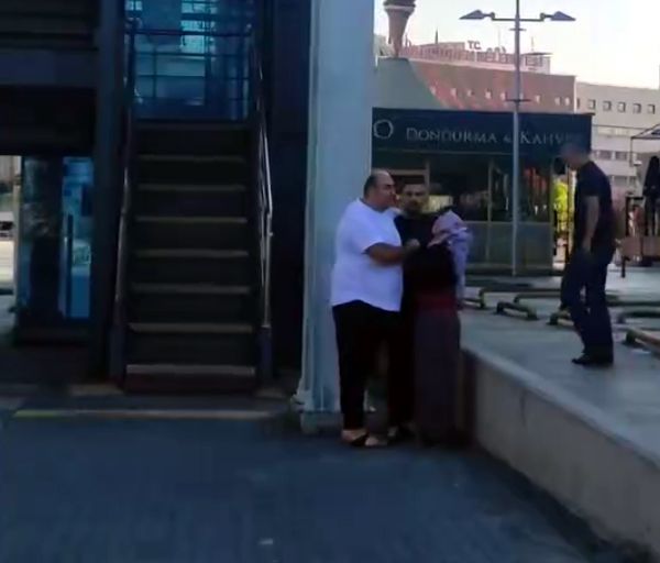 Ankara'da Taksi Şoförü ve Oğlu Diğer Araç Sürücüsünü Darbetti