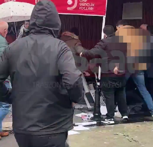 Trabzon'da İmamoğlu'na destek standında bıçaklı saldırı