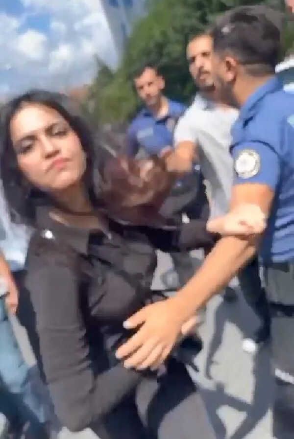 Kaza sonrası ortalık fena karıştı! Kaçmaya çalışan yabancı uyruklu 3 kişi önüne gelene saldırdı