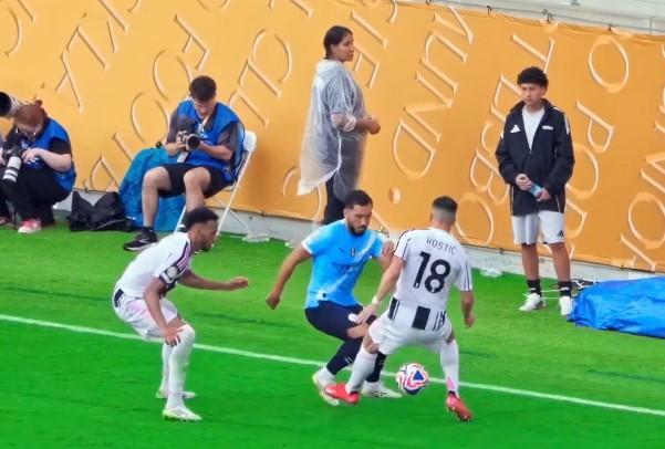 Sosyal medya bunu konuşuyor! Kostic'in yediği çalımı görenler şoke oldu