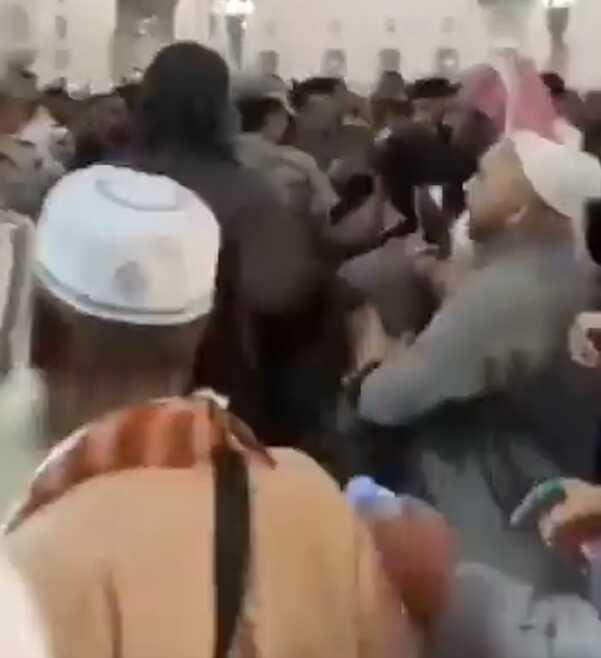 Suudi Arabistan'ta sokaklar karıştı! Halk Gazze için sokaklara döküldü