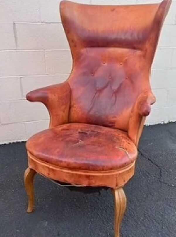 50 dolara satın aldığı eski deri koltuğu açık artırımda 85,000 dolara sattı