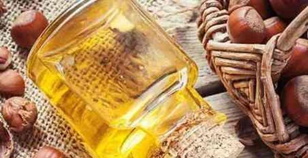 Birkaç damlası saçlarda mucize yaratıyor! Fındık yağının faydaları neler, nasıl kullanılır?