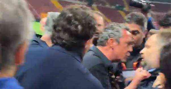 Ali Koç, takımı toplayıp Rams Park'ta kutlama yaptı! Ortalık bir anda karıştı