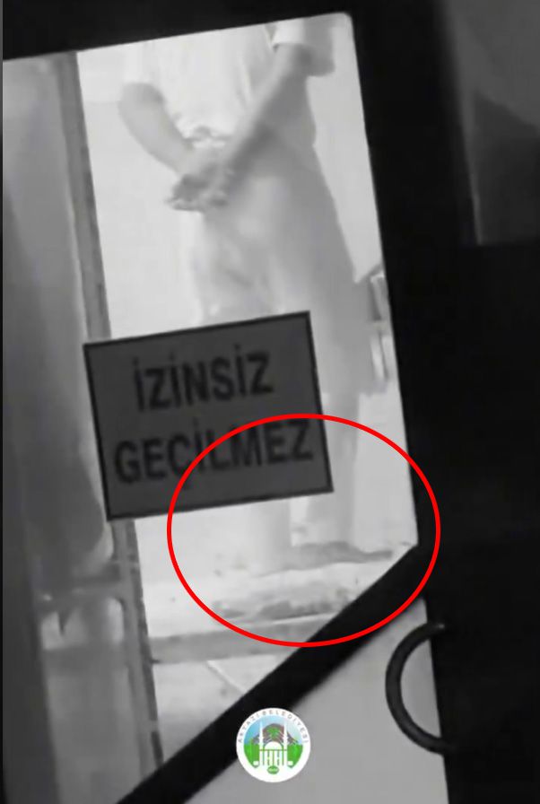 Ayaklarıyla hamur yoğurdu