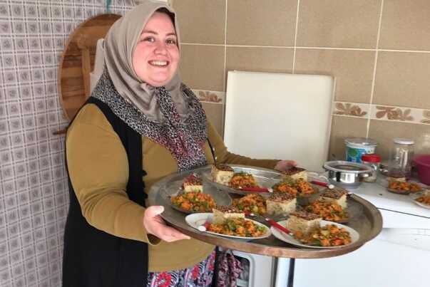 Rabia Toprak kimdir? Fenomen Rabia Toprak serveti ne kadar?