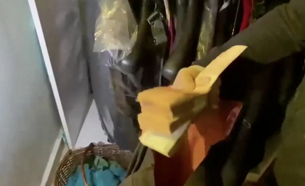 Papara operasyonunun görüntüleri! Balya balya para çıktı