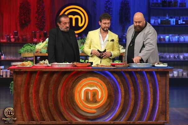 Masterchef'te Kerem mi, Esra mı elendi? 15 Ekim Masterchef elenen kim oldu?