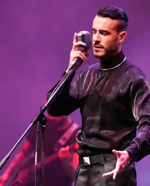 Cem Adrian İzmir konserinde ne oldu? (VİDEO) Cem Adrian konserde neye, kime tepki gösterdi?