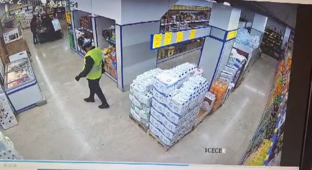 İki marketin kasasını boşaltan şüpheli yakalanınca polise 'Beni nasıl buldunuz' diye sordu