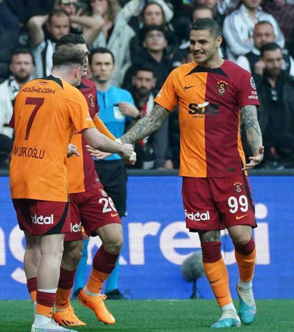 Son Dakika: Beşiktaş, geriye düştüğü derbide Galatasaray'ı 3-1'lik skorla mağlup etti