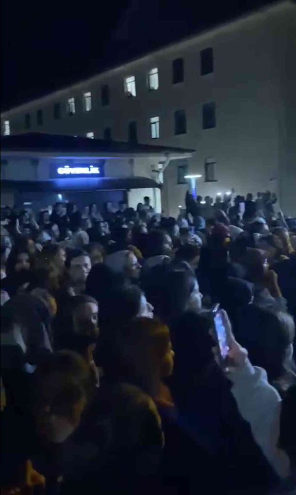 Yalova minibüsteki adam kim? Minibüste kızları taciz eden şahıs tutuklandı mı?