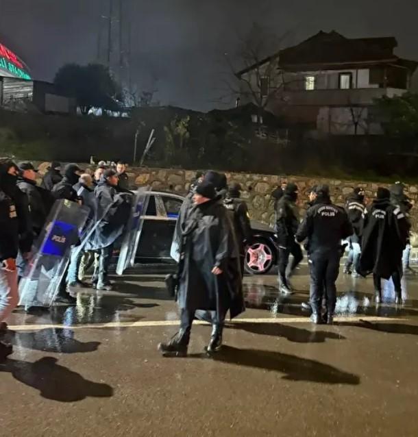 Trabzonspor Başkanı Ertuğrul Doğan'ın aracına saldırı düzenlendi