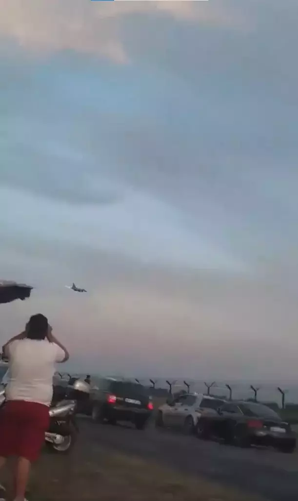 Polonya'da F-16 savaş uçağı düştü