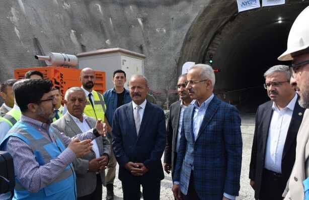Ankara-İzmir arası hızlı tren ile kaç saat sürecek, kaç saate düşecek?