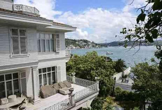 FETÖ firarisi AKIN İPEK'İN YALISI satışa çıktı mı, ne kadar? Koza-İpek Holding'e ait BEYAZ KÖŞK ne kadara satılıyor, kaç TL?