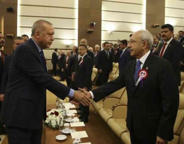 Kılıçdaroğlu 'Erdoğan'ın elini sıkmıyorum' dedi ama arşivler aynı fikirde değil