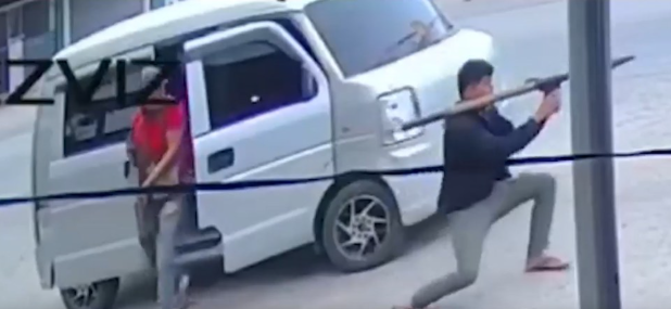 Belediye başkanına gündüz vakti roketatarlı saldırı düzenlendi