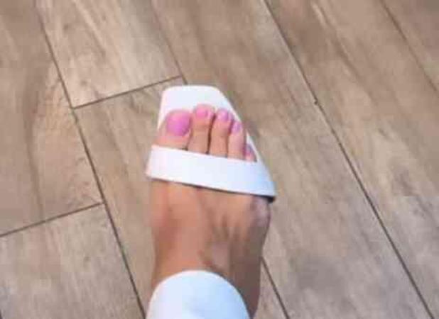 Çağla Şıkel ayaklarını mı paylaştı? Çağla Şıkel neden video paylaştı?