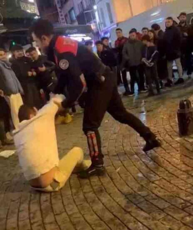 Polise mukavemet suçundan tutuklanan Atilla Taş tahliye oldu! 'Vefasız köftehorlar' deyip sitem etti