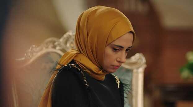 Kızılcık Şerbeti'nin Nursema'sından iddialı poz! Hayranları güzel oyuncuyu yere göğe sığdıramadı