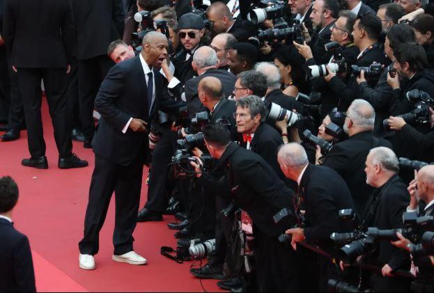 Ünlü aktör, Cannes Film Festivali'nde kendisine dokunan gazeteciye bağırdı