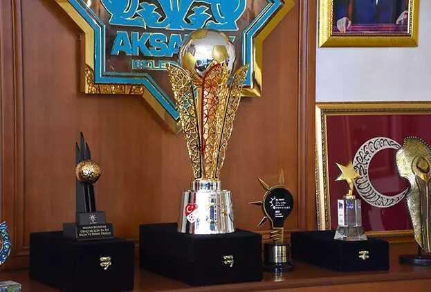 Şakaysa komik, gerçekse daha komik! Aksaray Belediyesi'nden akla hayale sığmayacak paylaşım: Kupamız çalındı