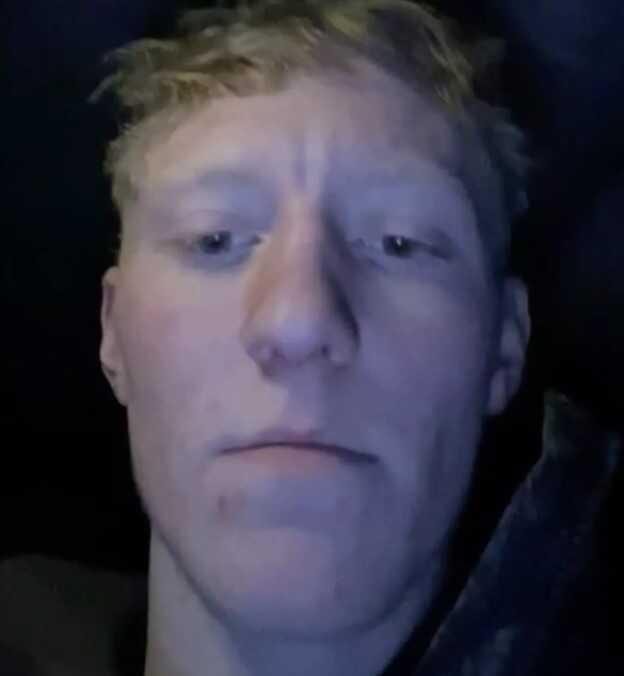 Tiktok'ta daha fazla para kazanmak için porsukları av köpeklerine parçalattı