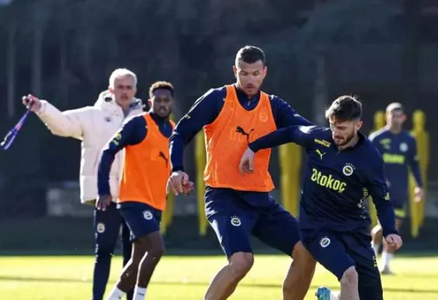 Fenerbahçe Hatayspor muhtemel 11'ler! Fenerbahçe Hatayspor kadrolar açıklandı mı?
