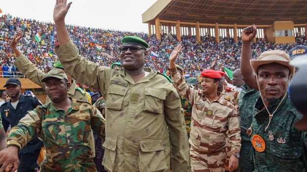 Fransa Büyükelçisi Nijer'de Kalacak