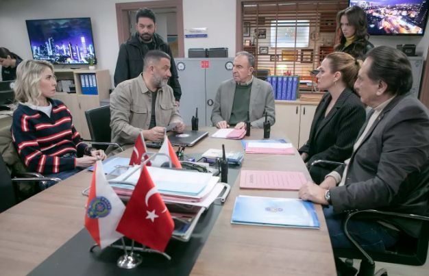 Arka Sokaklar CANLI izle! 31 Ocak Cuma KANAL D Arka Sokaklar yeni bölüm full HD canlı yayın izle!