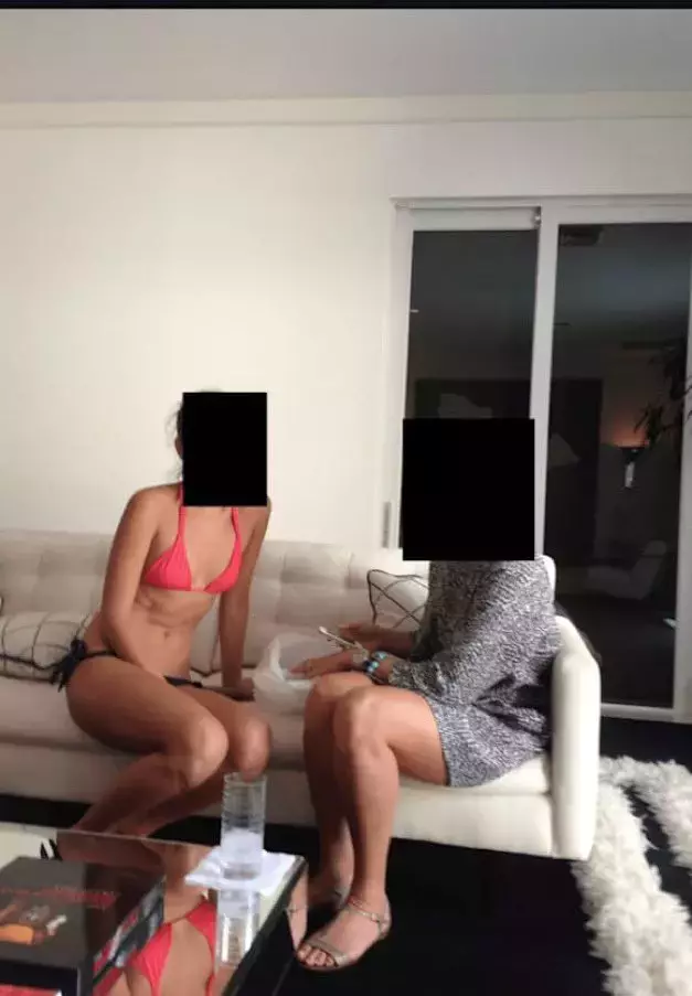 عکس‌هایی که از خانه اپستین منتشر شد! خانواده سلطنتی در وضعیت دشواری قرار دارند