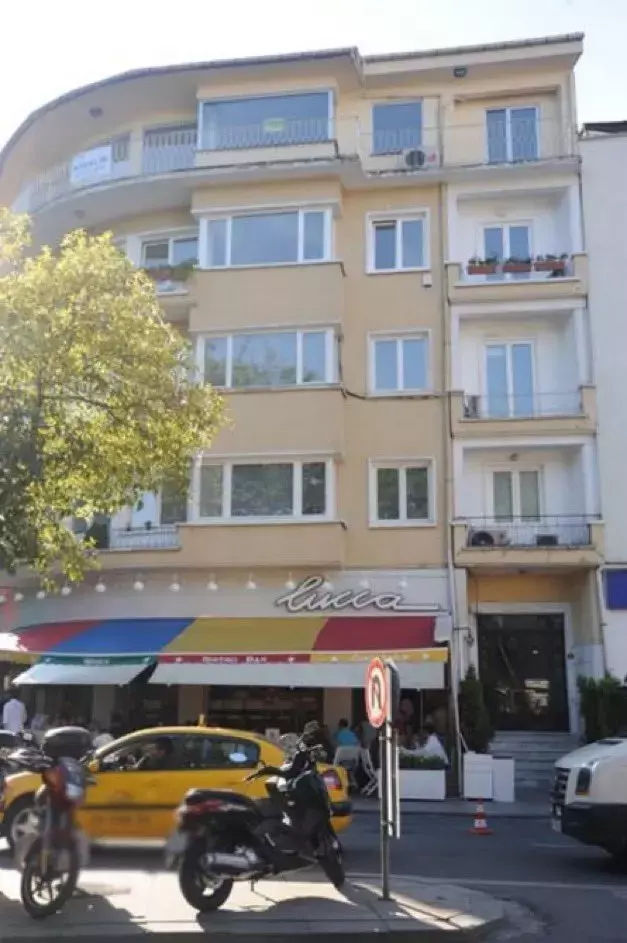 Pınar Altuğ, Bebek'teki dairesini 108 milyon liraya sattı