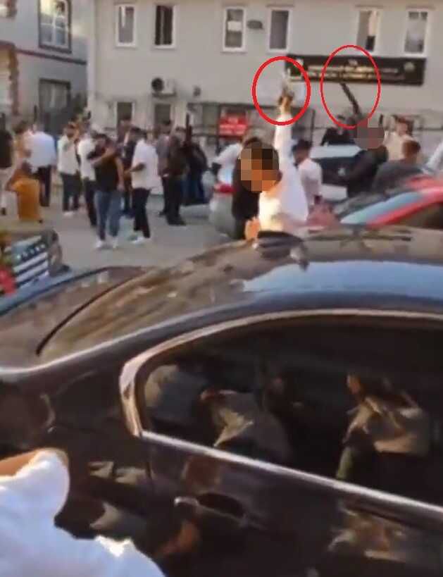 Düğün Konvoyunda Havaya Ateş Açıldı