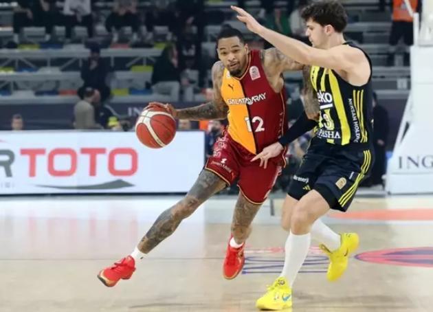 Fenerbahçe Galatasaray basketbol maçı neden yarıda kaldı?