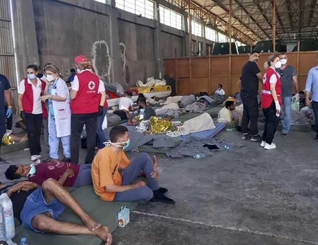 Yunan sahil güvenlik 79 kişinin öldüğü botun batmasına sebep olduğu iddia edildi