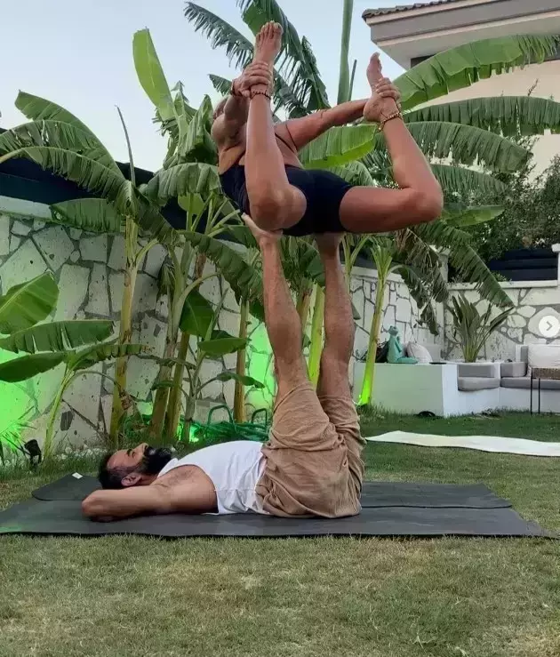 Pınar Altuğ ve Yağmur Atacan: Medyada Dolaşan Yoga Anları ve Tartışmalar