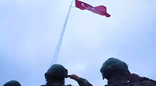 Terör örgütü YPG yandaşlarının Türk bayrağına saldırdığı alan, hudut karakolu sınırları içerisine alındı