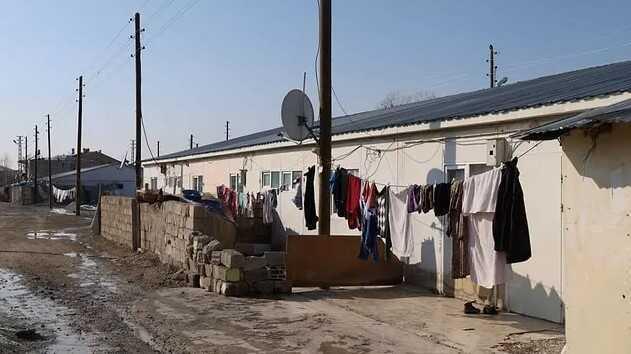 Kılıçdaroğlu, Van'da 12 yıldır konteynerde yaşayan depremzede ailelere söz verdi: İlk önce onlara gideceğim, bütün sorunlarını çözeceğim