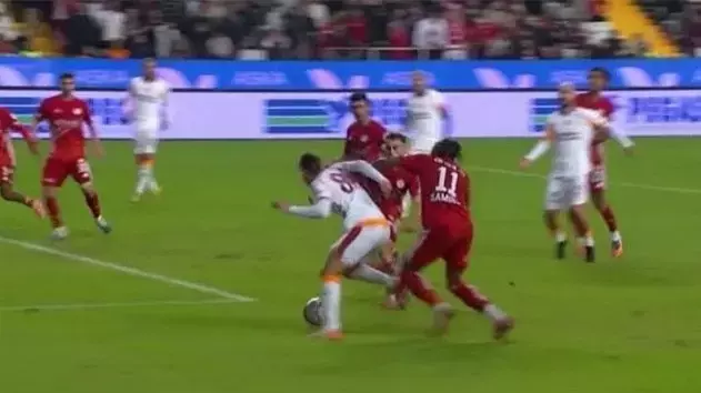 beIN Trio, Antalyaspor'un Galatasaray karşısında penaltı beklediği pozisyonu yorumladı
