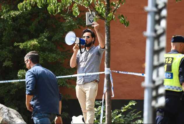 İsveç'te cami önünde Kur'an-ı Kerim'e saldırıya nefret söylemi soruşturması