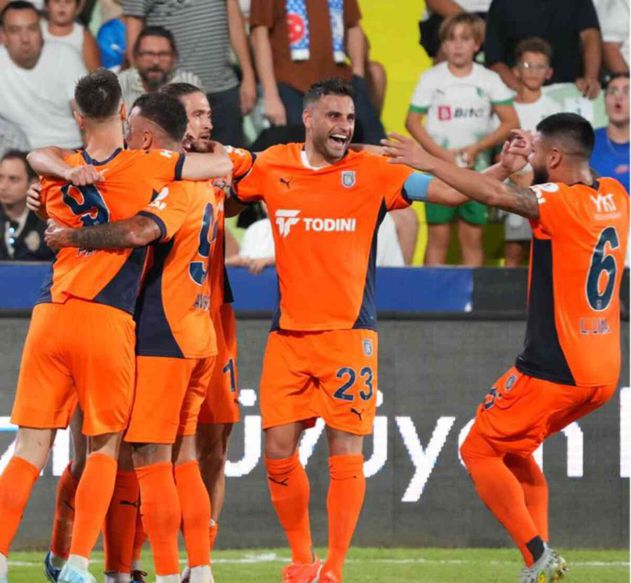 İki takım da 10 kişi kaldı! RAMS Başakşehir, Bodrum FK'yı son dakika golüyle yendi