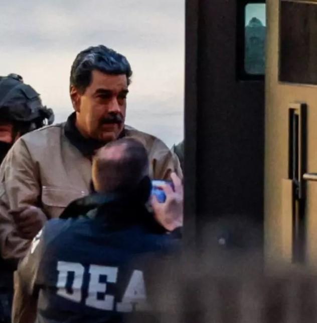 Duruşmanın sonunda salon karıştı, Maduro tek bir cümle haykırdı