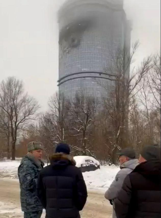 Ukrayna, Rusya'da 120 metre yüksekliğindeki bir gökdeleni vurdu