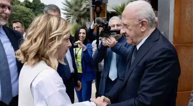 Italian Prime Minister Meloni encountered a politician who insulted her: 