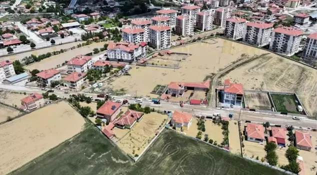 Alaca district of Çorum was hit by a flood! Houses and agricultural lands were submerged.